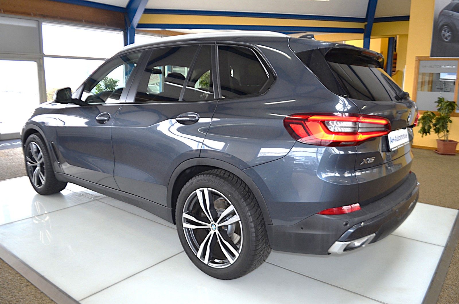 BMW X5 xDrive 30 d XENON / NAVI / LEDER / R-KAM /PDC foto 3