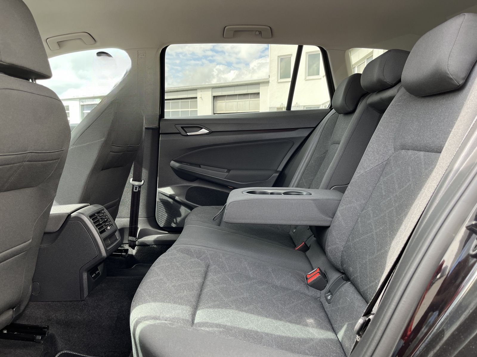 Volkswagen Golf Variant 2.0 TDI Life 127€ m. 20% AnzahlungD foto 15