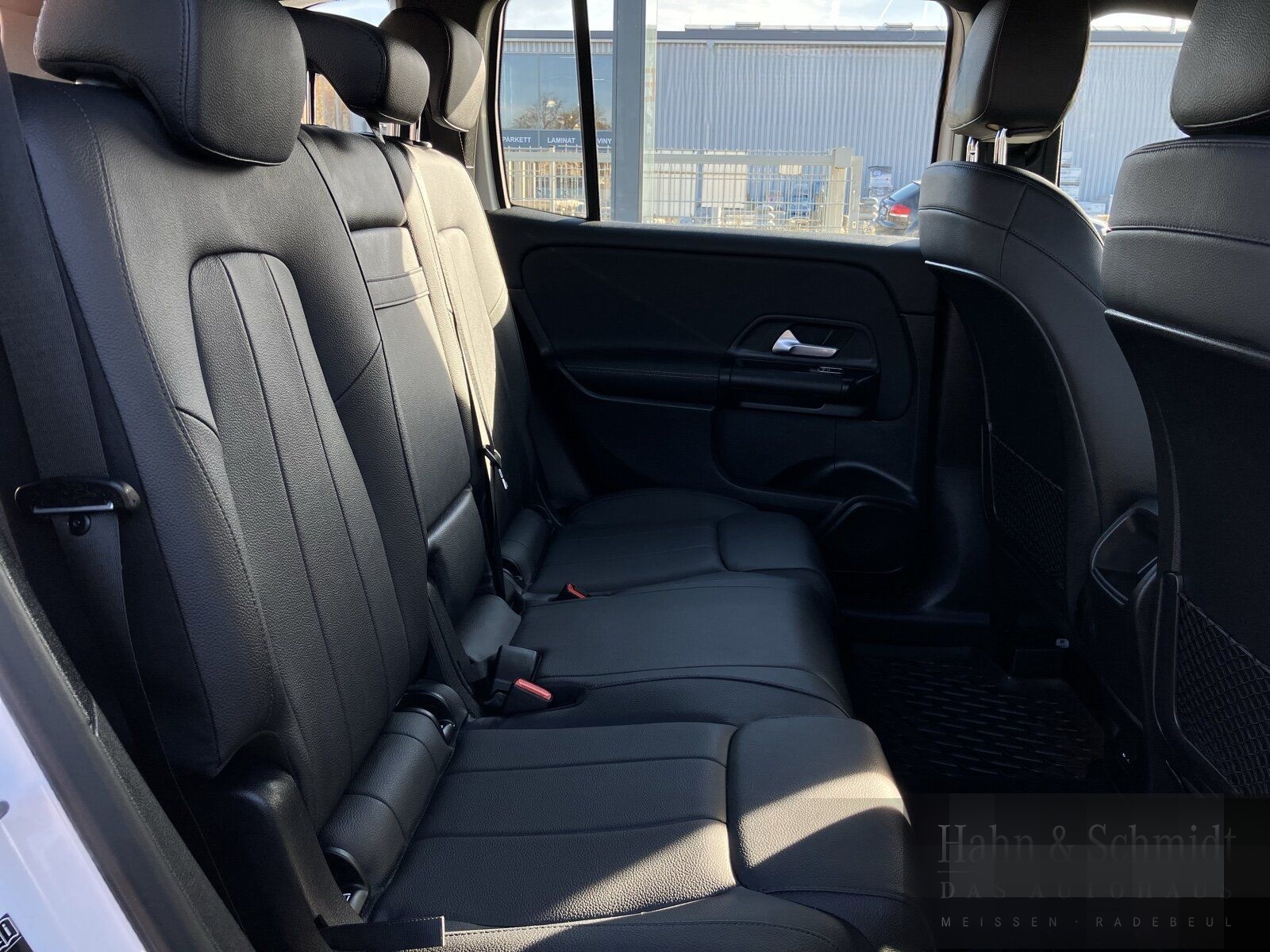 Mercedes-Benz GLB 200 Keyless/LED/AHK/EasyP/Ambi/TW/360 foto 5