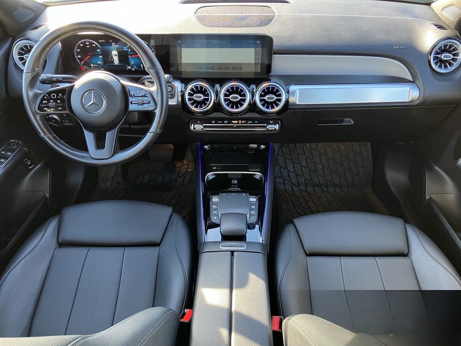 Mercedes-Benz GLB 200 Keyless/LED/AHK/EasyP/Ambi/TW/360 foto 6