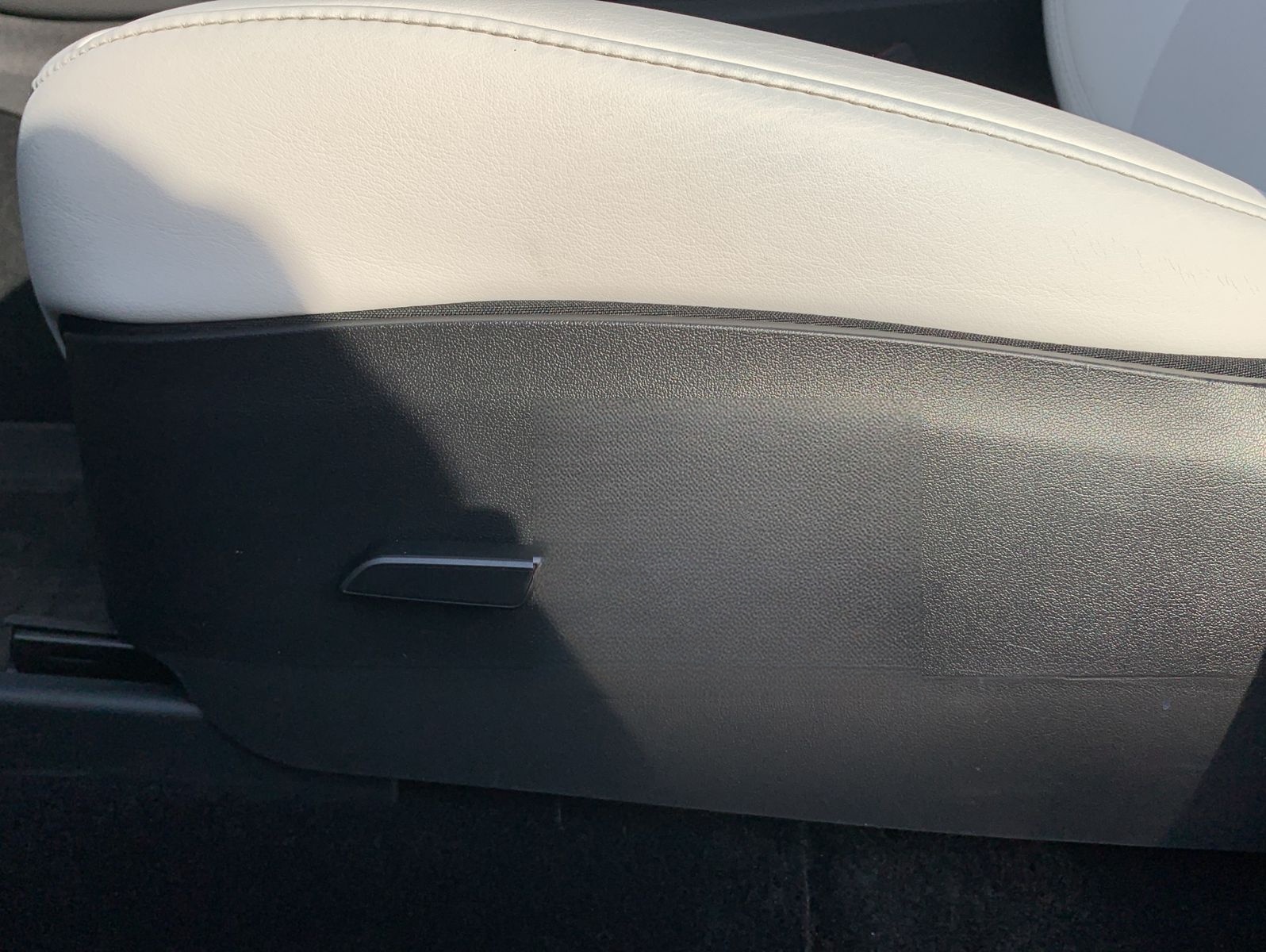 Tesla Model Y Long Range AWD * White Interior * 1.Hand foto 15