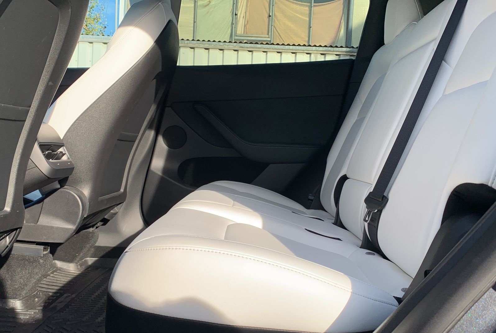 Tesla Model Y Long Range AWD * White Interior * 1.Hand foto 18