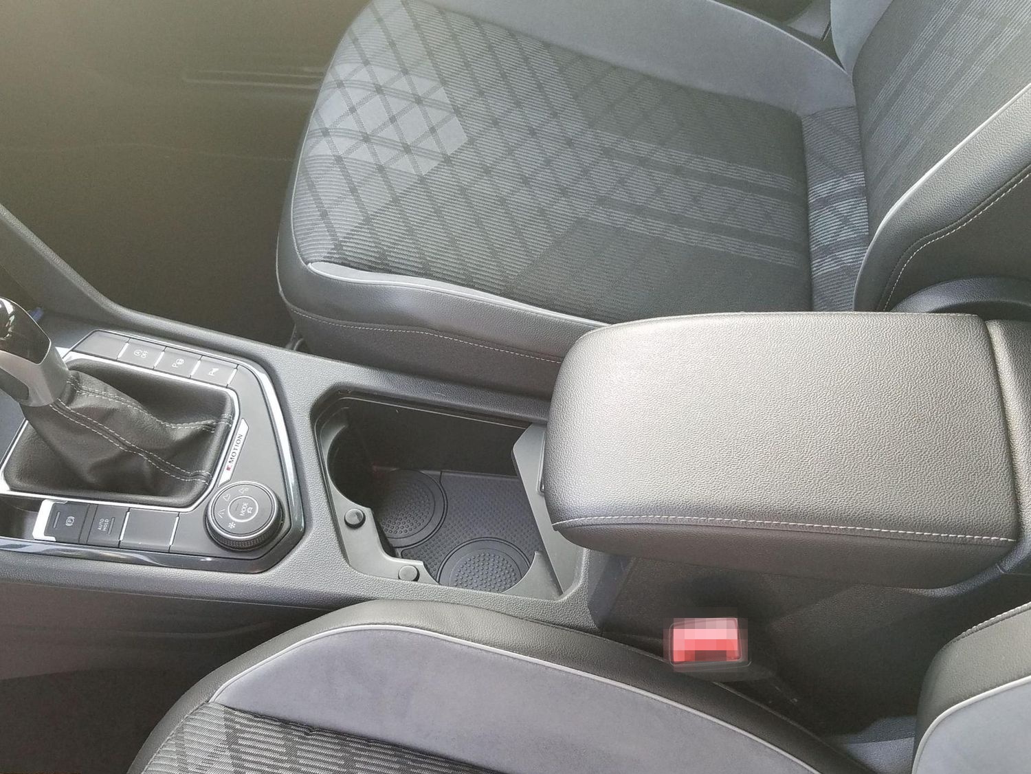 Volkswagen Tiguan 2.0 TDI, 4 Motion, R-Line*AHK*NAVI*MAT... foto 18