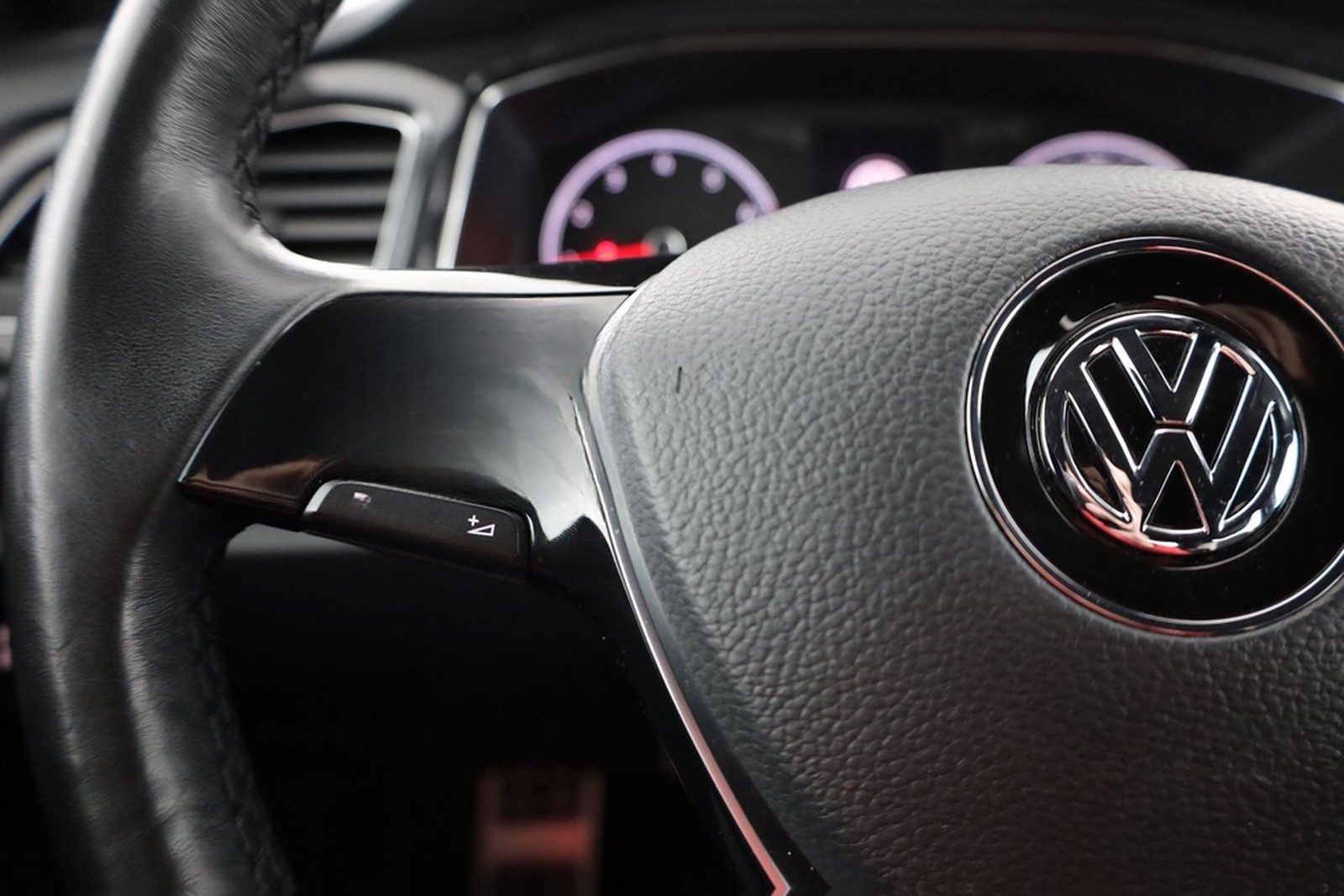 Volkswagen T-Roc 2.0 TSI DSG Sport 4Motion LED Navi ACC foto 16