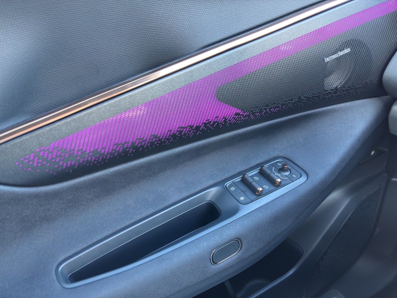 Lynk&Co 08 More Plug-In Hybrid / Pano / Matrix / 360Grad foto 12