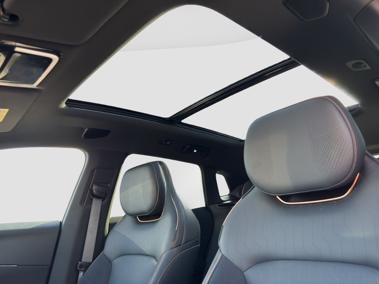 Lynk&Co 08 More Plug-In Hybrid / Pano / Matrix / 360Grad foto 15