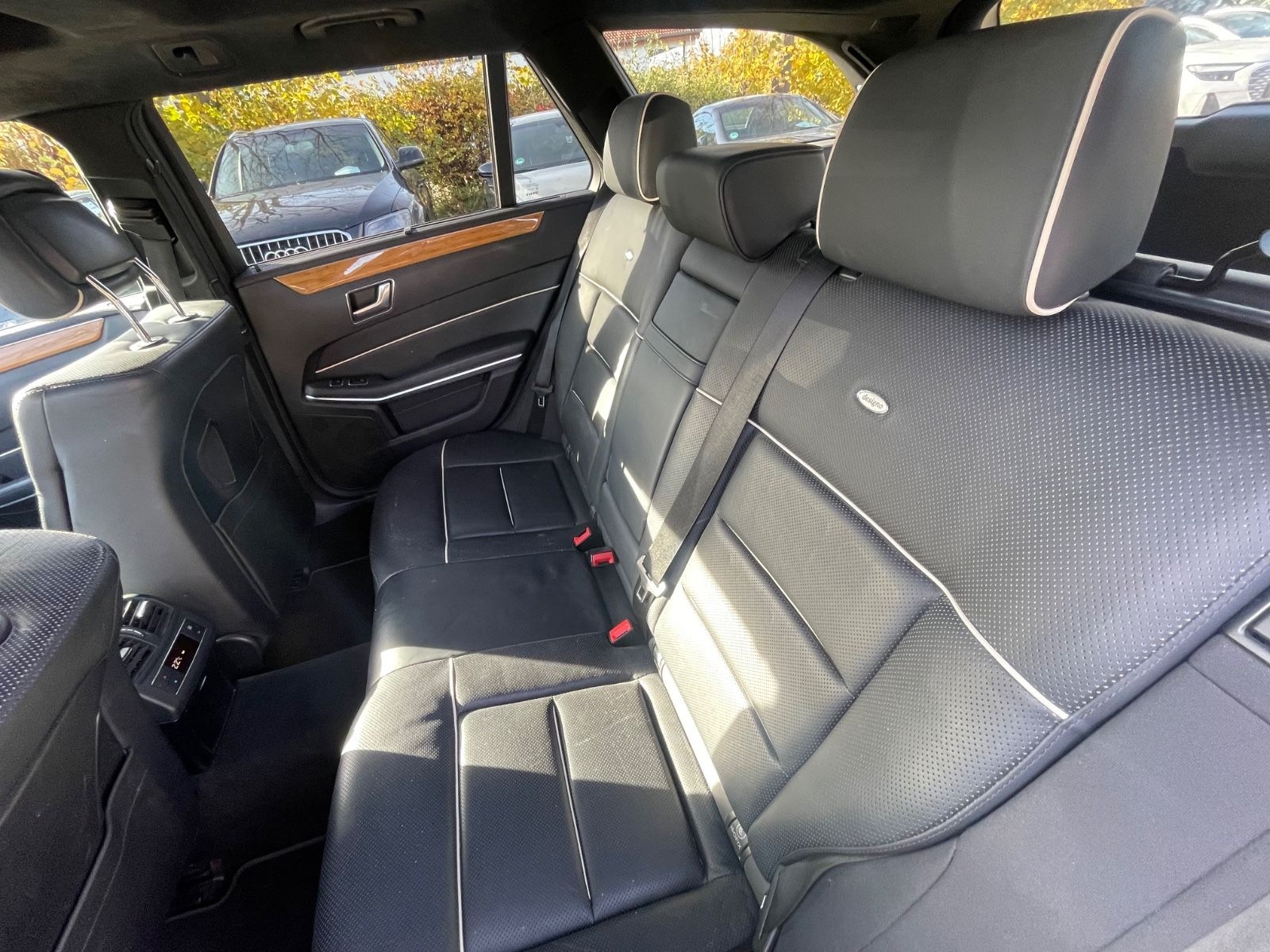 Mercedes-Benz E 350 E T-Modell  BlueTec 4Matic AMG Designo foto 7