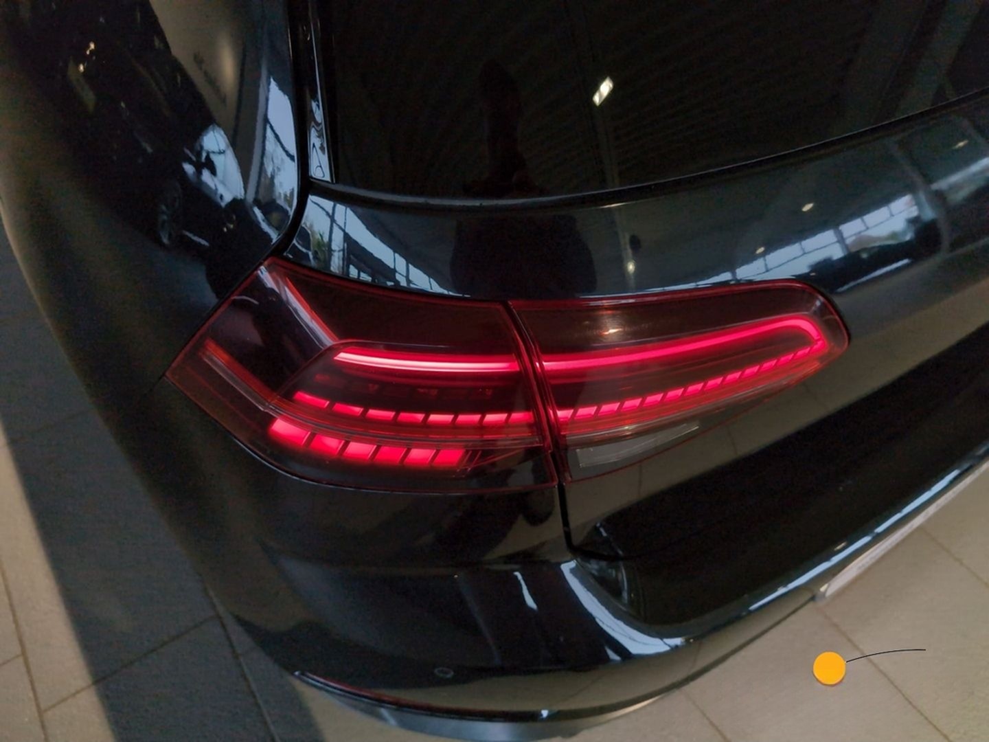 Volkswagen Golf GTI VII Performance 2,0 TSI DSG NAVI+R-FAHR foto 18