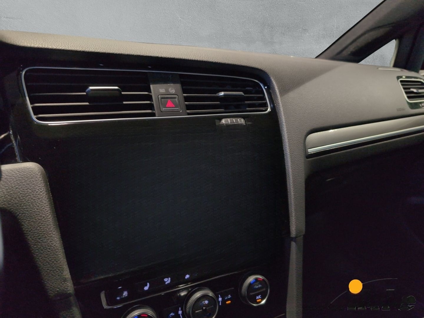 Volkswagen Golf GTI VII Performance 2,0 TSI DSG NAVI+R-FAHR foto 7