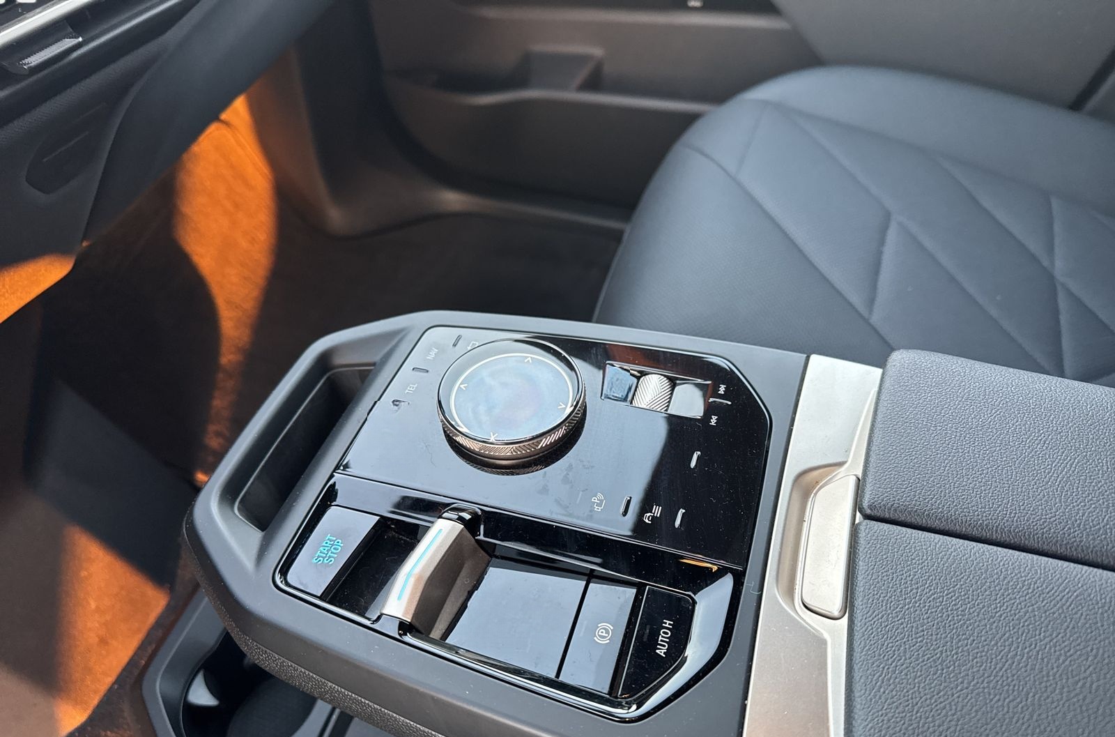 BMW iX xDrive40 M Sportpaket Head-Up HK HiFi foto 16