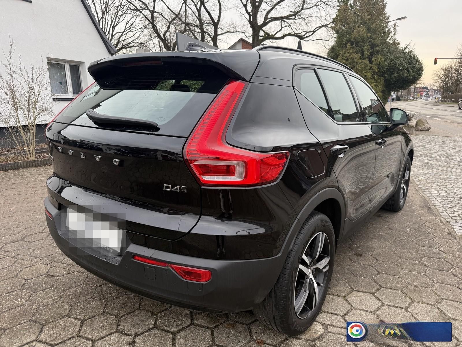 Volvo XC40 D4 R-Design AWD LED ACC Memory Navi SHZ CAM foto 5
