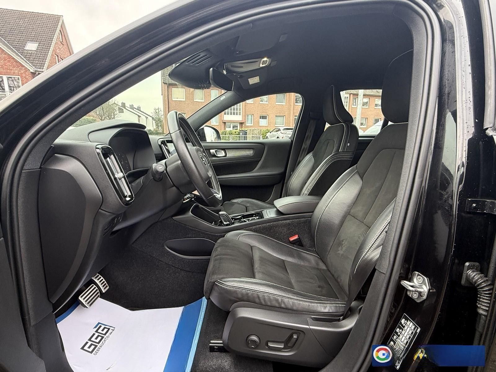 Volvo XC40 D4 R-Design AWD LED ACC Memory Navi SHZ CAM foto 9