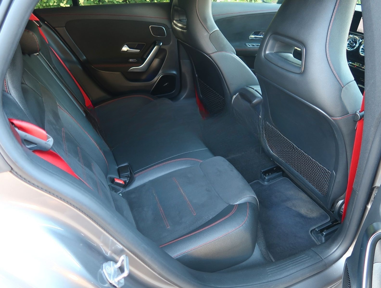 Mercedes-Benz CLA 45 AMG *PANO*BURMESTER*PARK*19"*TRACKPA*RIDE foto 16