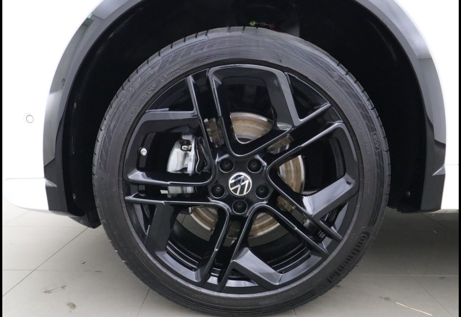 Volkswagen TIGUAN R-LINE BLACK STYLE 4MOTION 2.0 TDI DSG ( foto 15