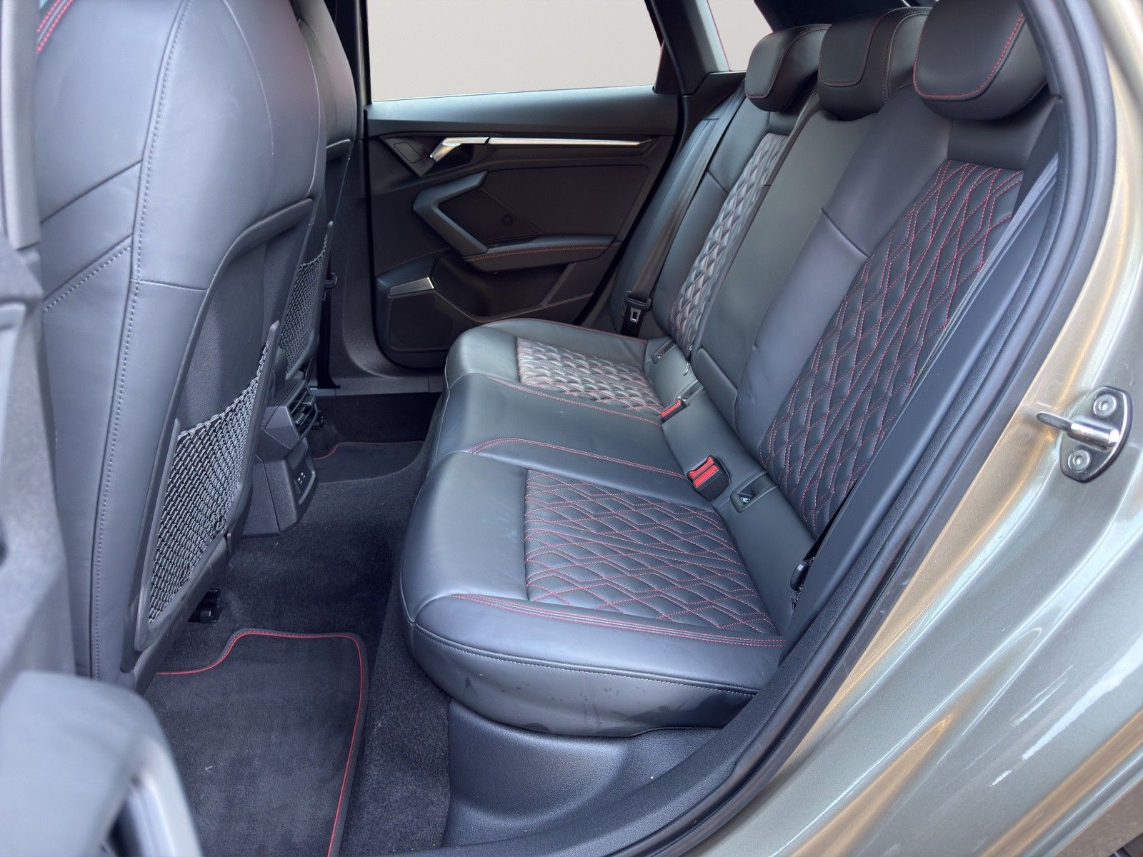 Audi S3 Sportback 2.0 TFSI quattro LED/LEDER/STHZ/B&O foto 24