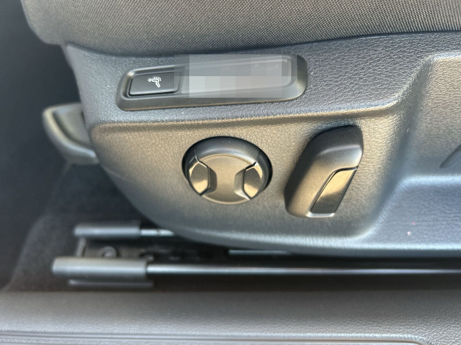 Volkswagen Passat Variant 2.0 TDI Business DSG+LED+NAVI+ACC foto 23