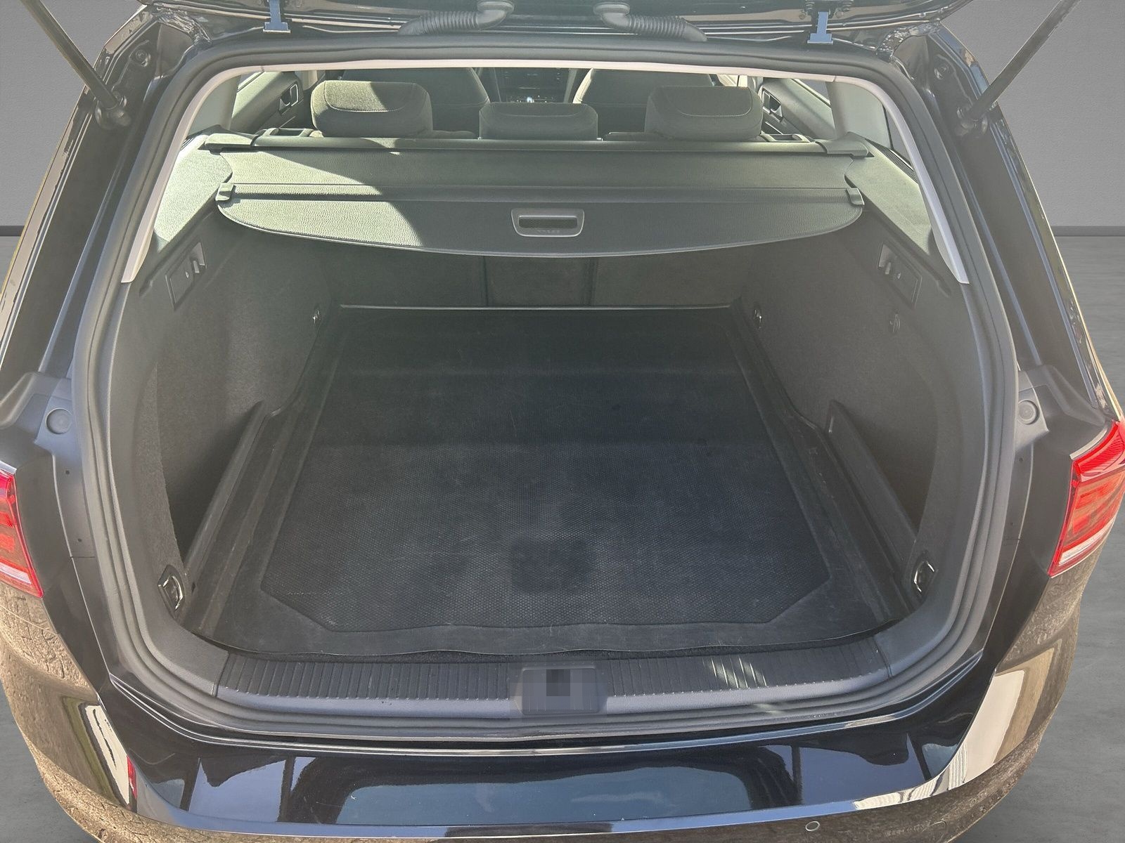 Volkswagen Passat Variant 2.0 TDI Business DSG+LED+NAVI+ACC foto 9