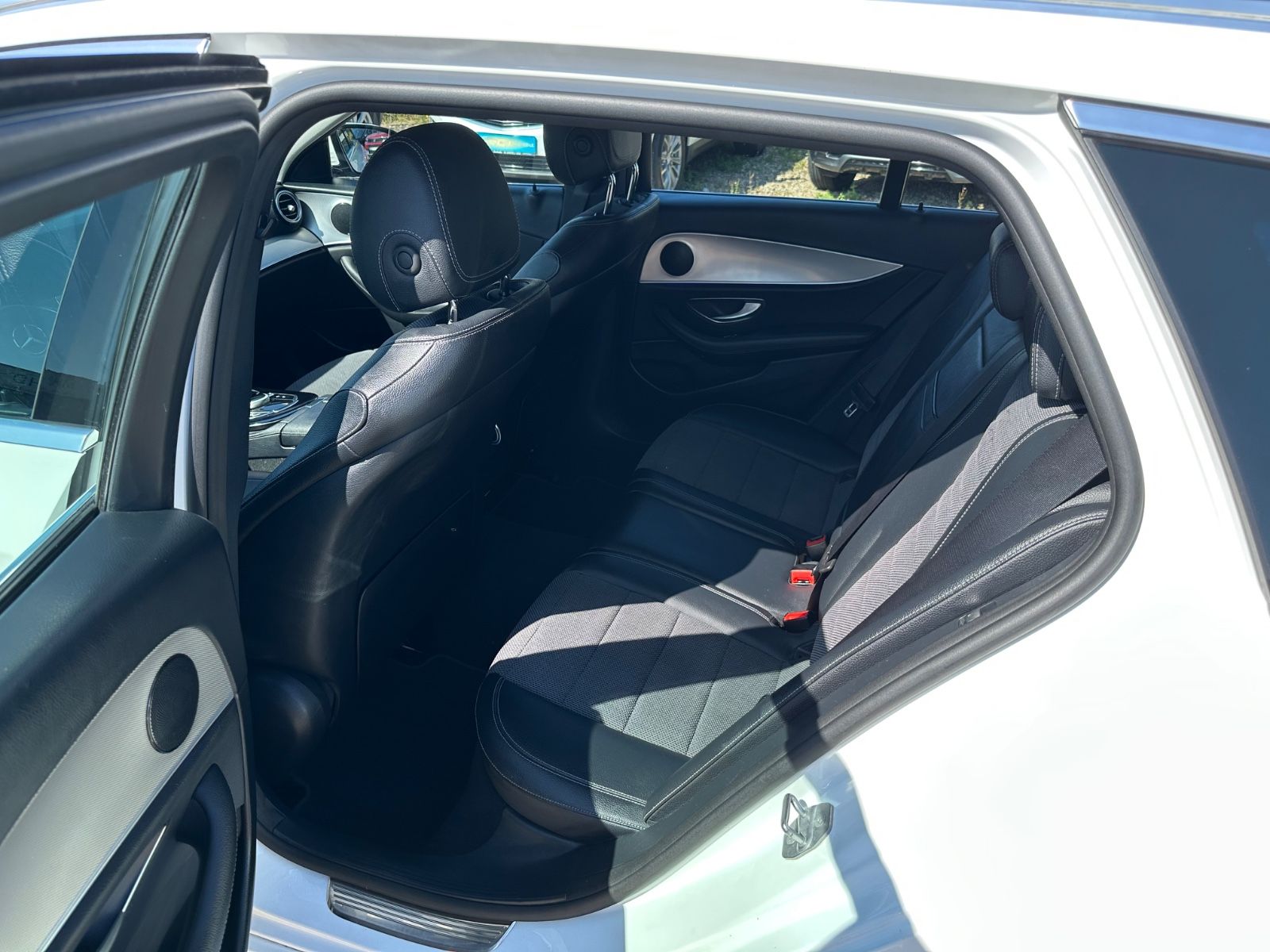 Mercedes-Benz E 200 T-Modell Avantgarde Navi LED Kamera foto 16