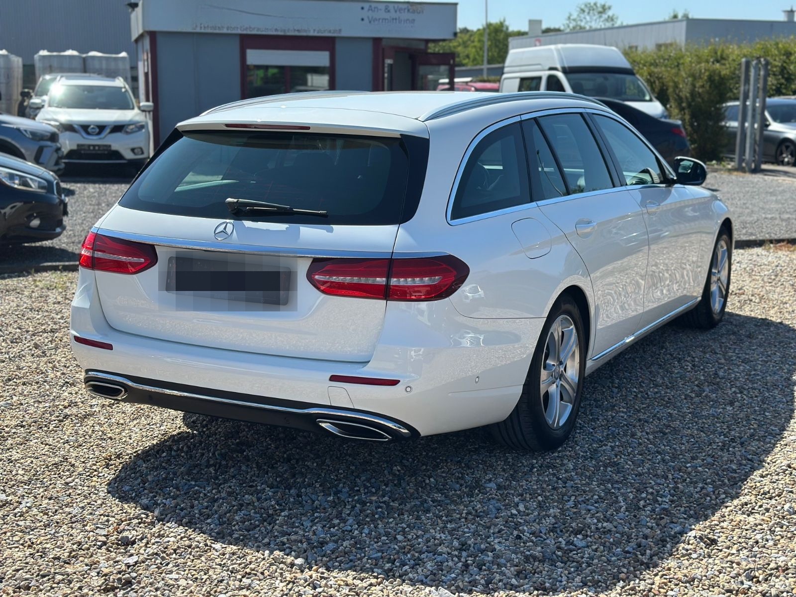 Mercedes-Benz E 200 T-Modell Avantgarde Navi LED Kamera foto 4