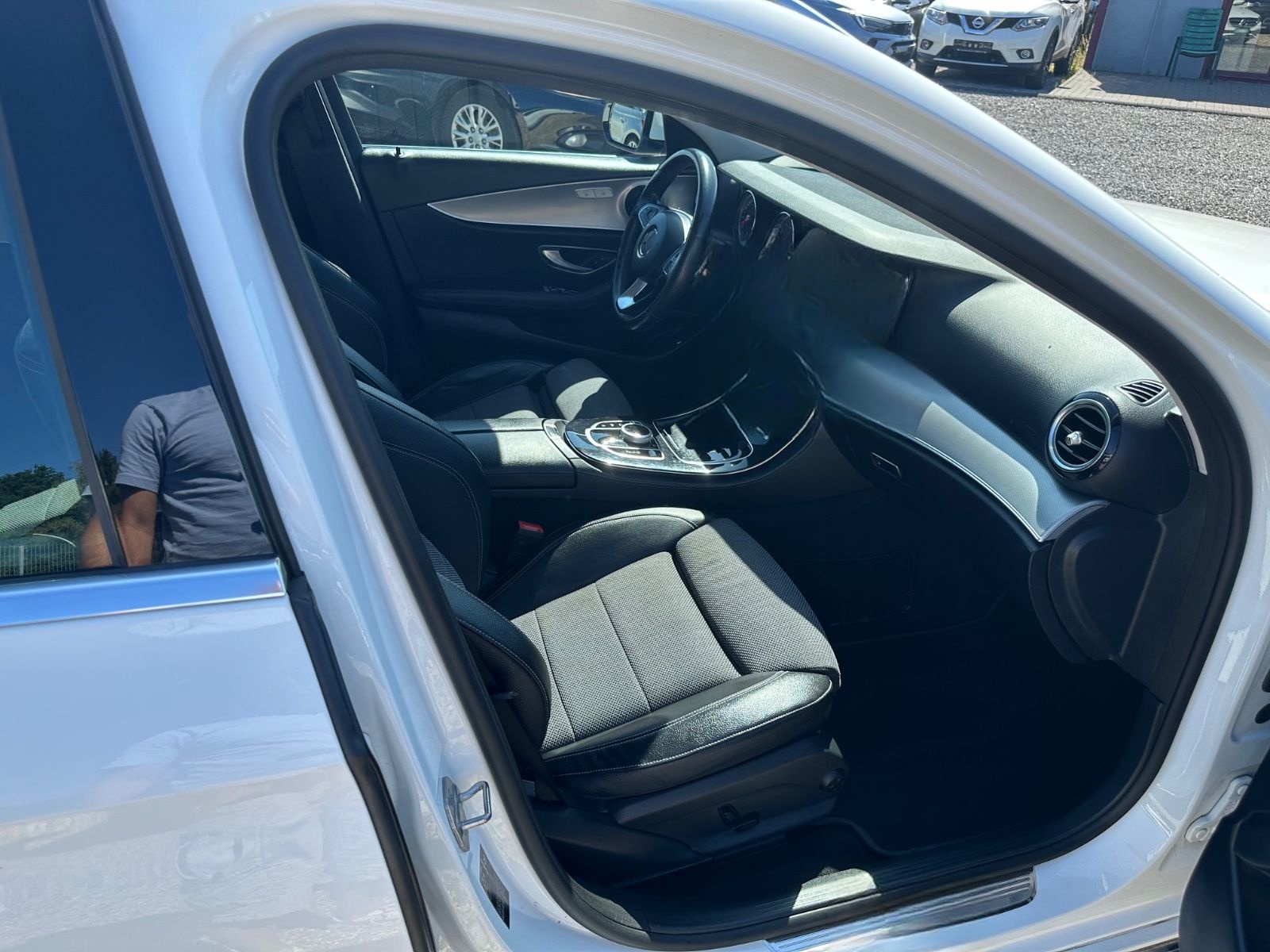 Mercedes-Benz E 200 T-Modell Avantgarde Navi LED Kamera foto 9