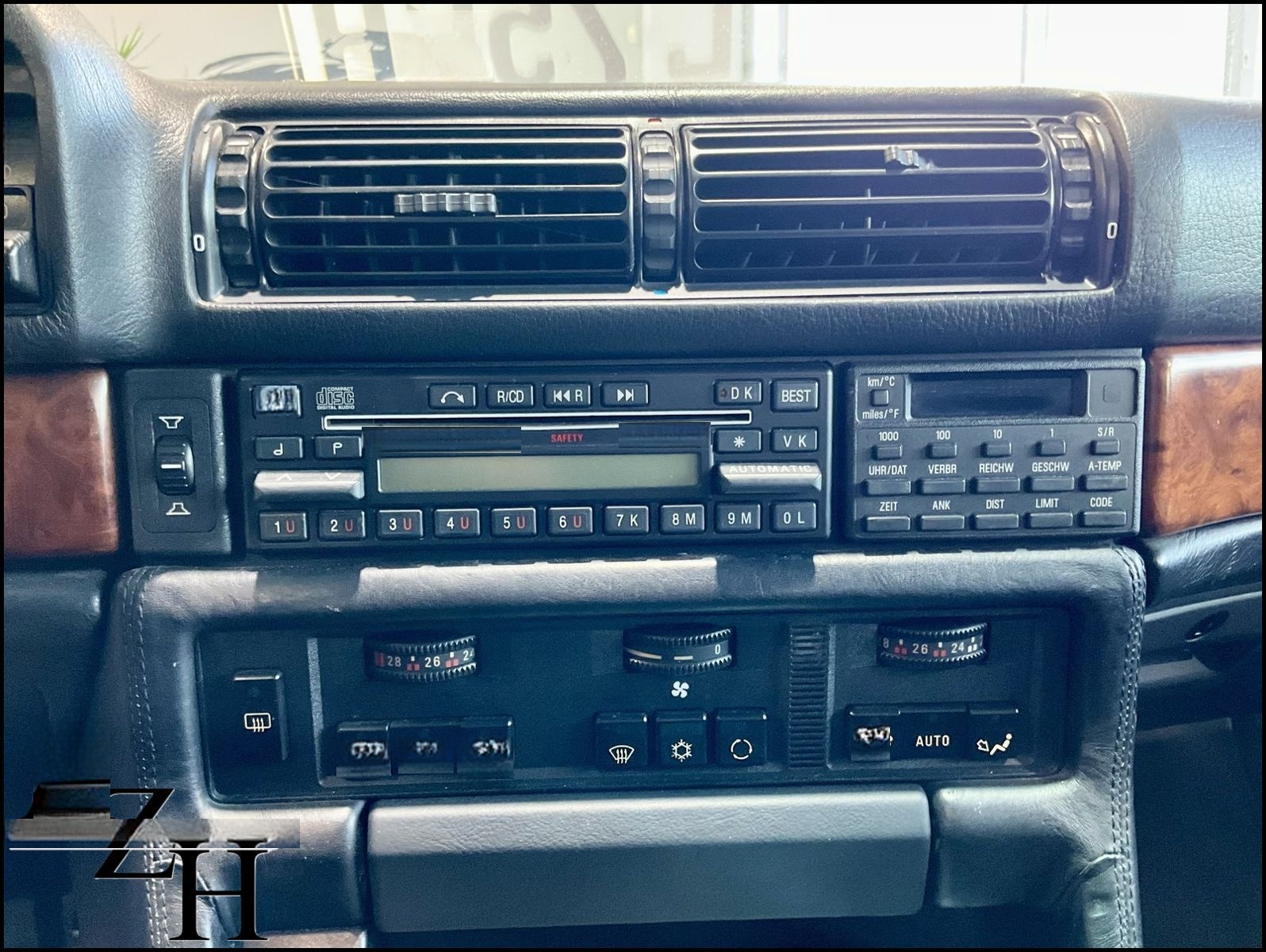 BMW 750 iL E32 V12 / Youngtimer / Langversion foto 12