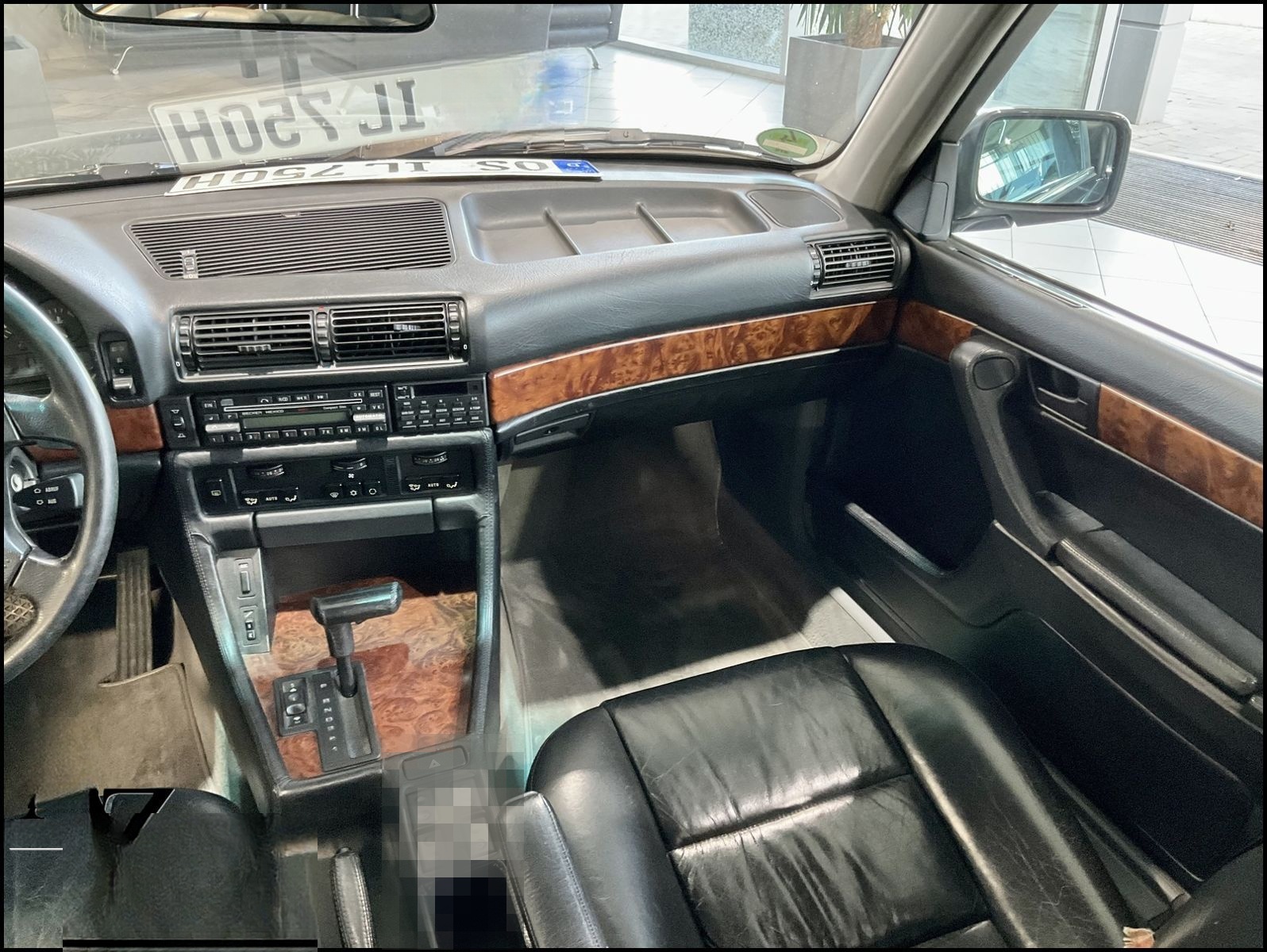 BMW 750 iL E32 V12 / Youngtimer / Langversion foto 22