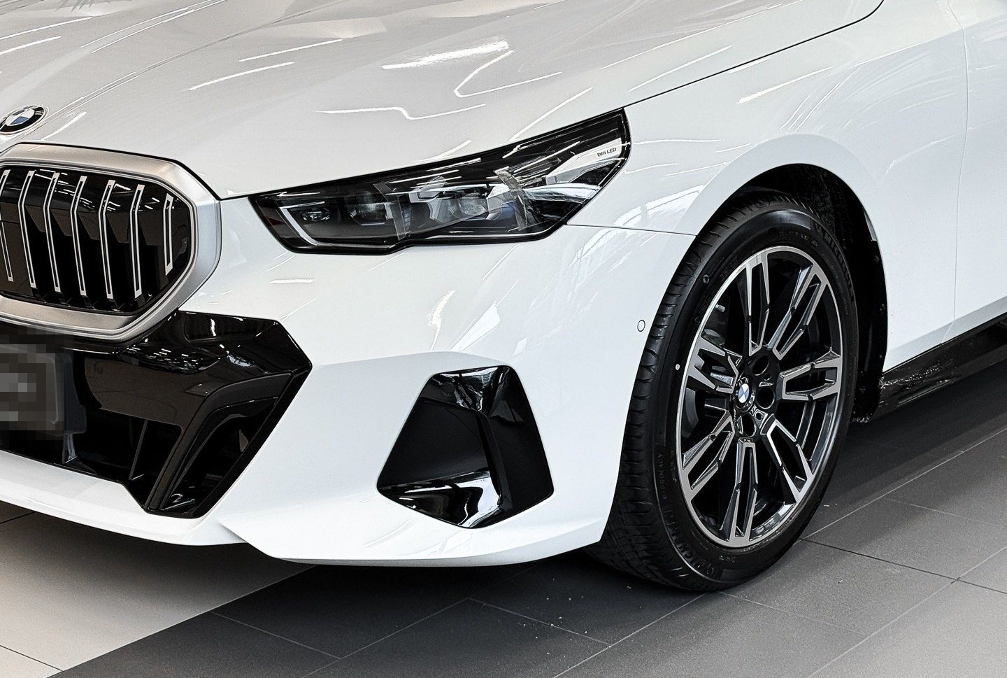 BMW 520i M Sport HUD PANO ACC 360°KAM RFK NAVI LED foto 3