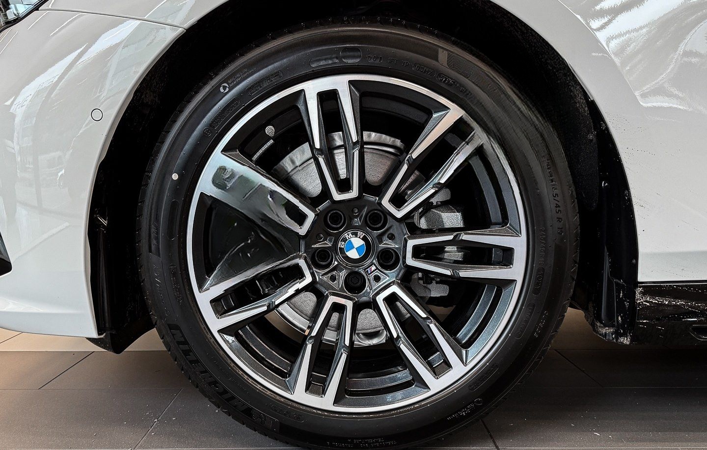 BMW 520i M Sport HUD PANO ACC 360°KAM RFK NAVI LED foto 4