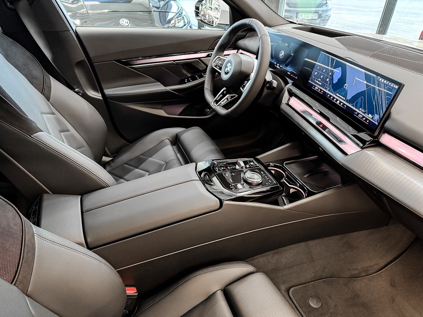 BMW 520i M Sport HUD PANO ACC 360°KAM RFK NAVI LED foto 5