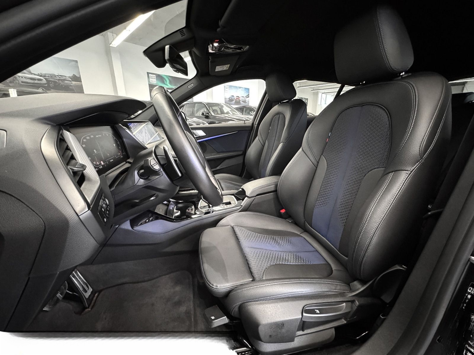 BMW M135i xDrive LC-PROF HUD KAMERA AD.LED HIFI 18" foto 11