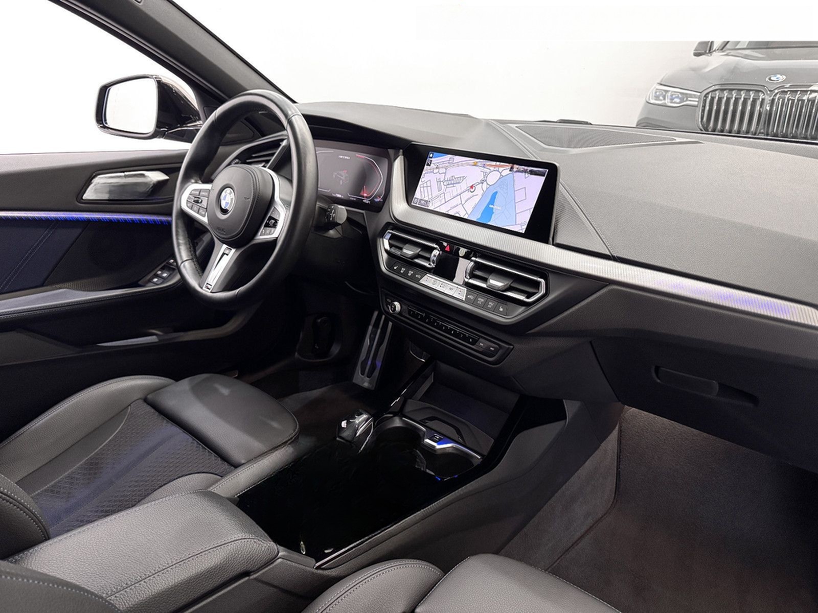 BMW M135i xDrive LC-PROF HUD KAMERA AD.LED HIFI 18" foto 16