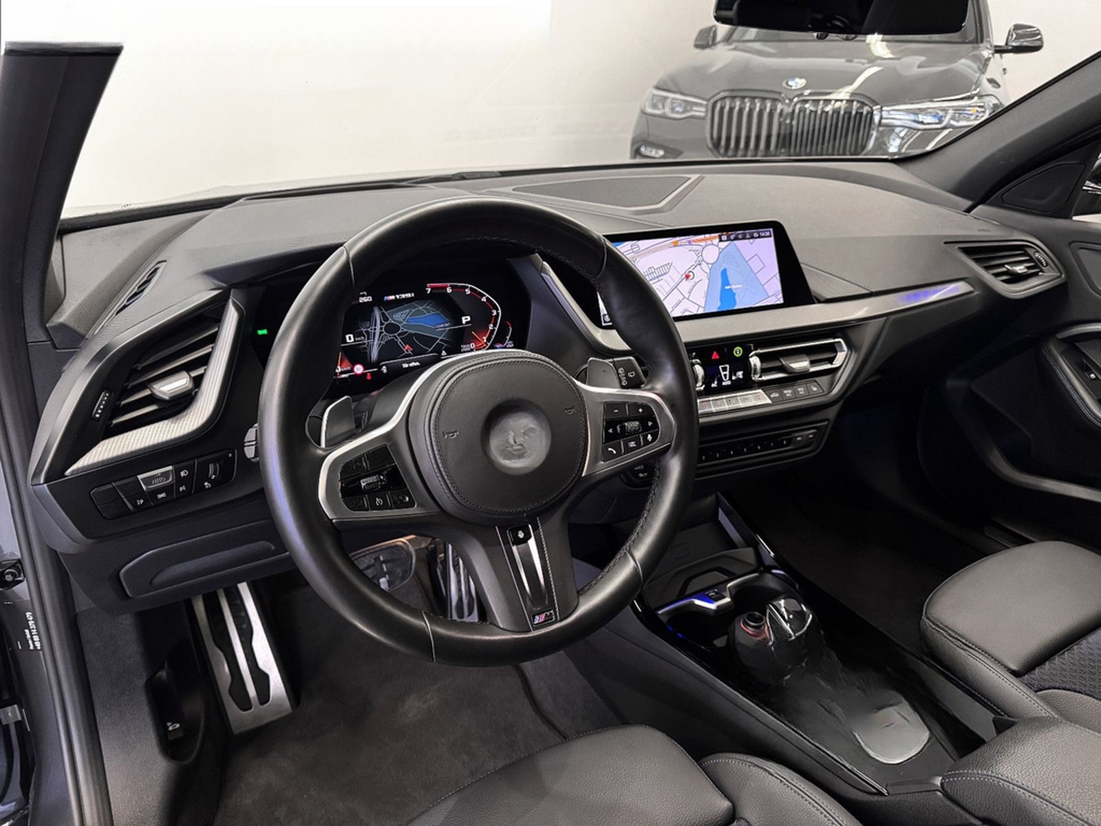 BMW M135i xDrive LC-PROF HUD KAMERA AD.LED HIFI 18" foto 17
