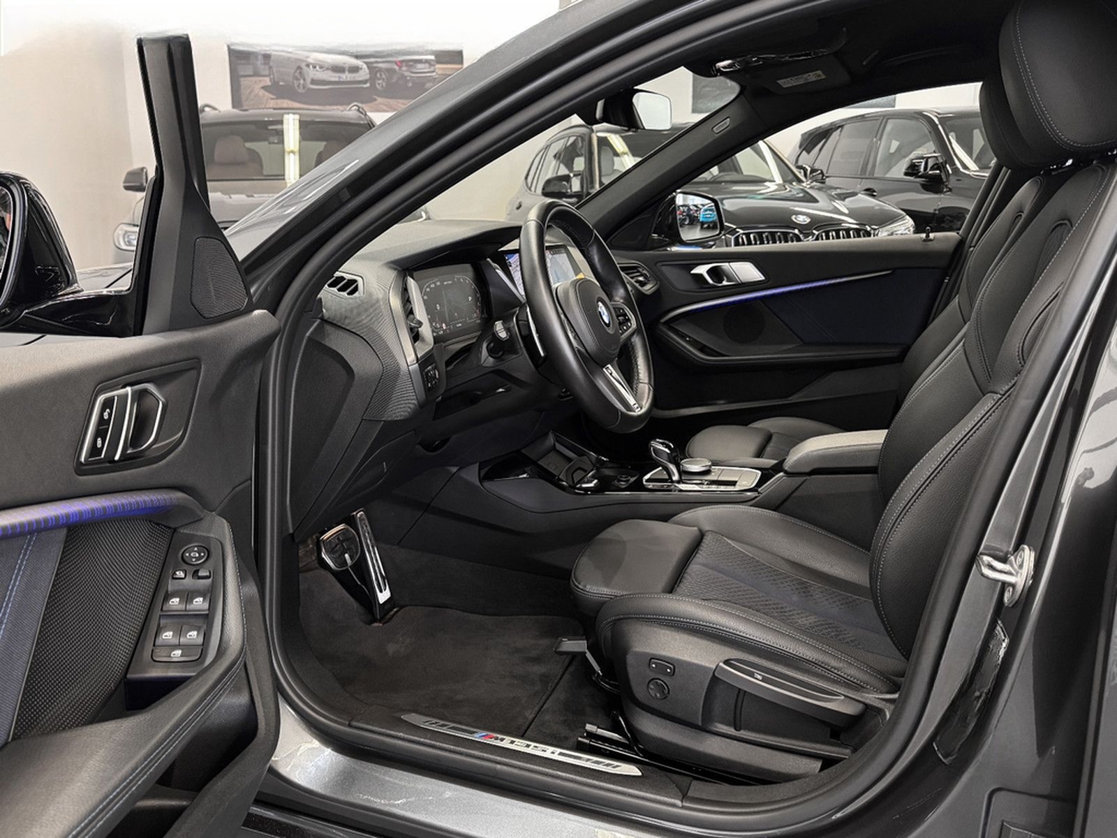 BMW M135i xDrive LC-PROF HUD KAMERA AD.LED HIFI 18" foto 10