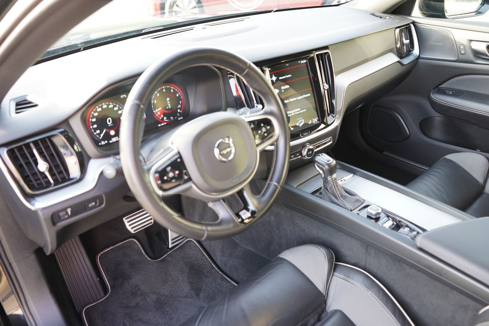 Volvo V60 T5 R-Design LED Navi HarmanKardon Keyless foto 12