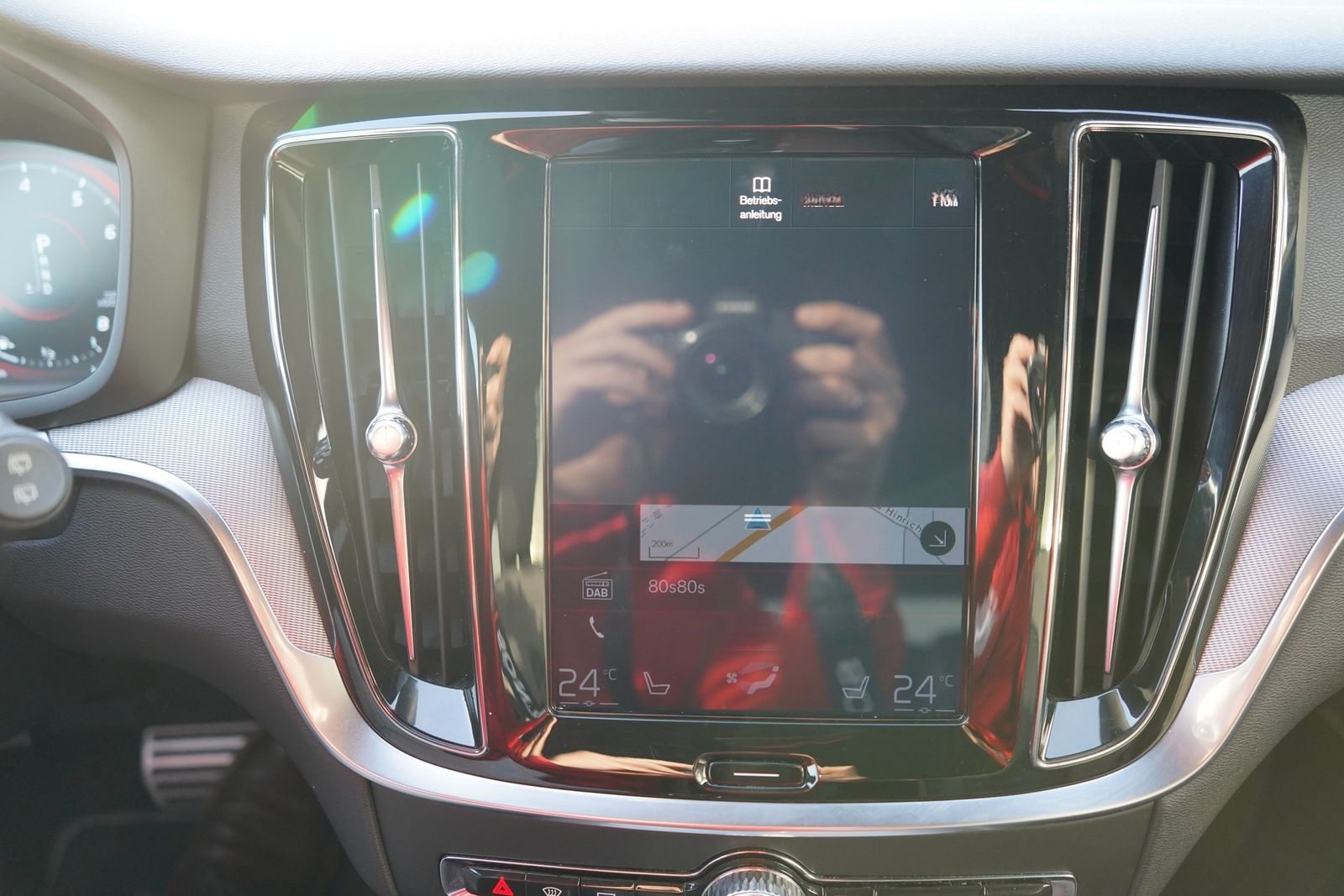 Volvo V60 T5 R-Design LED Navi HarmanKardon Keyless foto 17