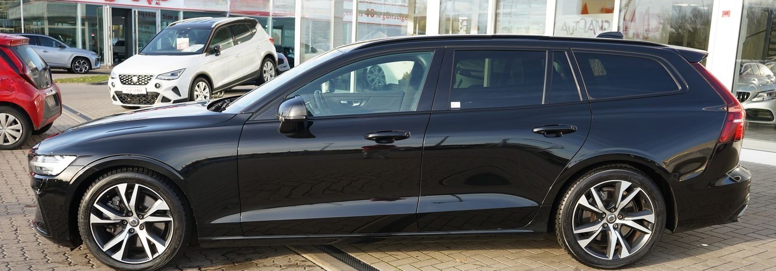 Volvo V60 T5 R-Design LED Navi HarmanKardon Keyless foto 3