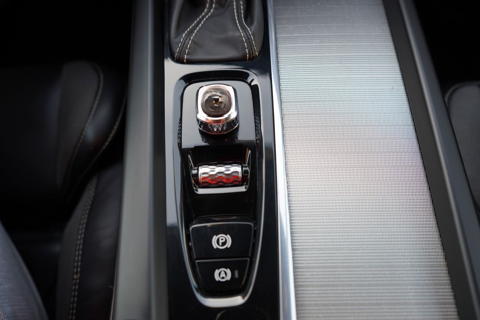 Volvo V60 T5 R-Design LED Navi HarmanKardon Keyless foto 21