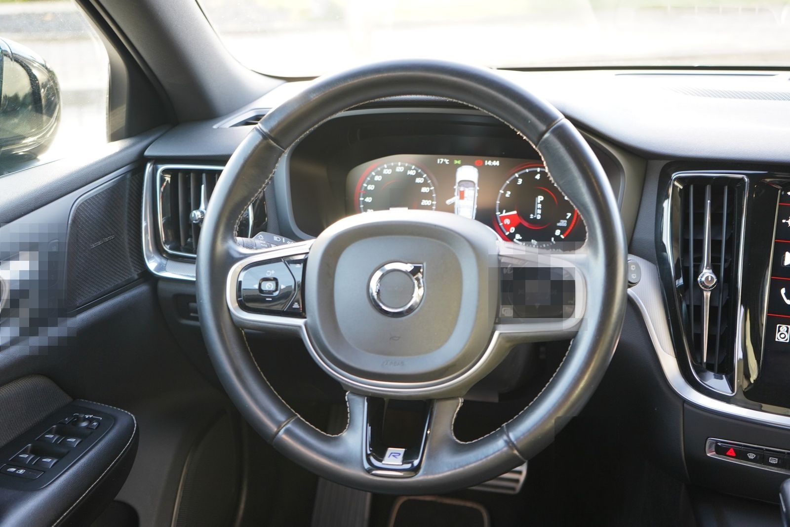 Volvo V60 T5 R-Design LED Navi HarmanKardon Keyless foto 22