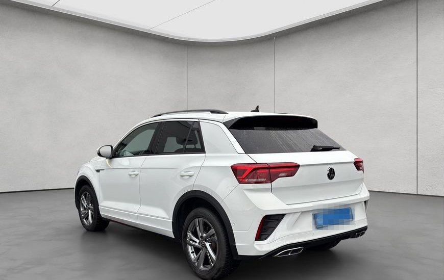 Volkswagen T-Roc 1.5 TSI DSG R-Line AHK Digital-Pro Kamera foto 3