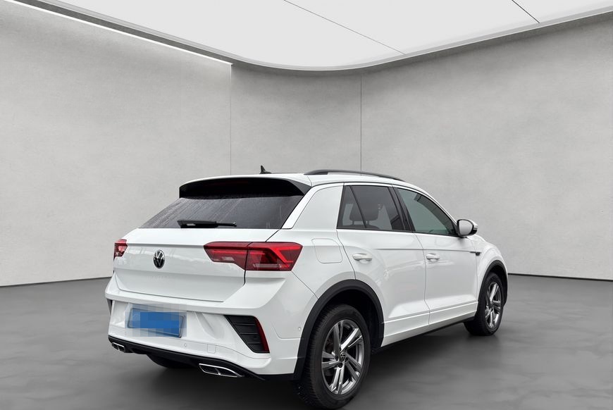 Volkswagen T-Roc 1.5 TSI DSG R-Line AHK Digital-Pro Kamera foto 6
