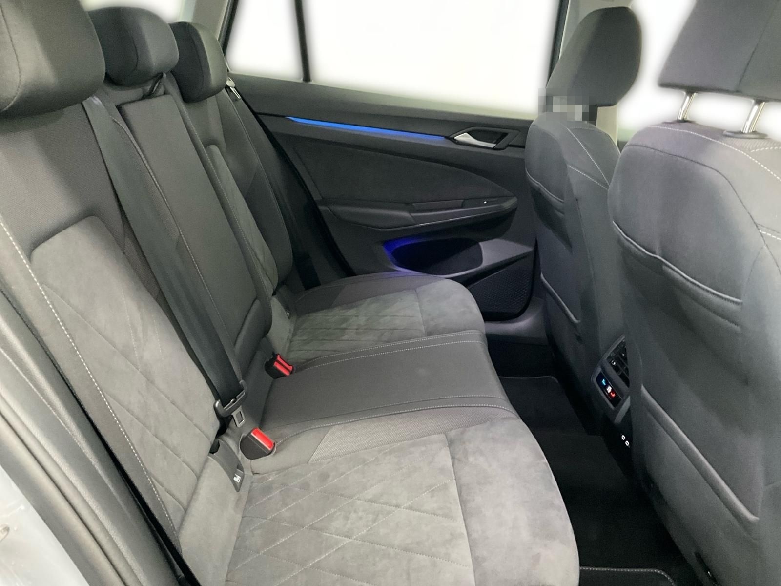 Volkswagen Golf VIII VARIANT STYLE 1.5eTSI 150PS DSG LED.AH foto 10