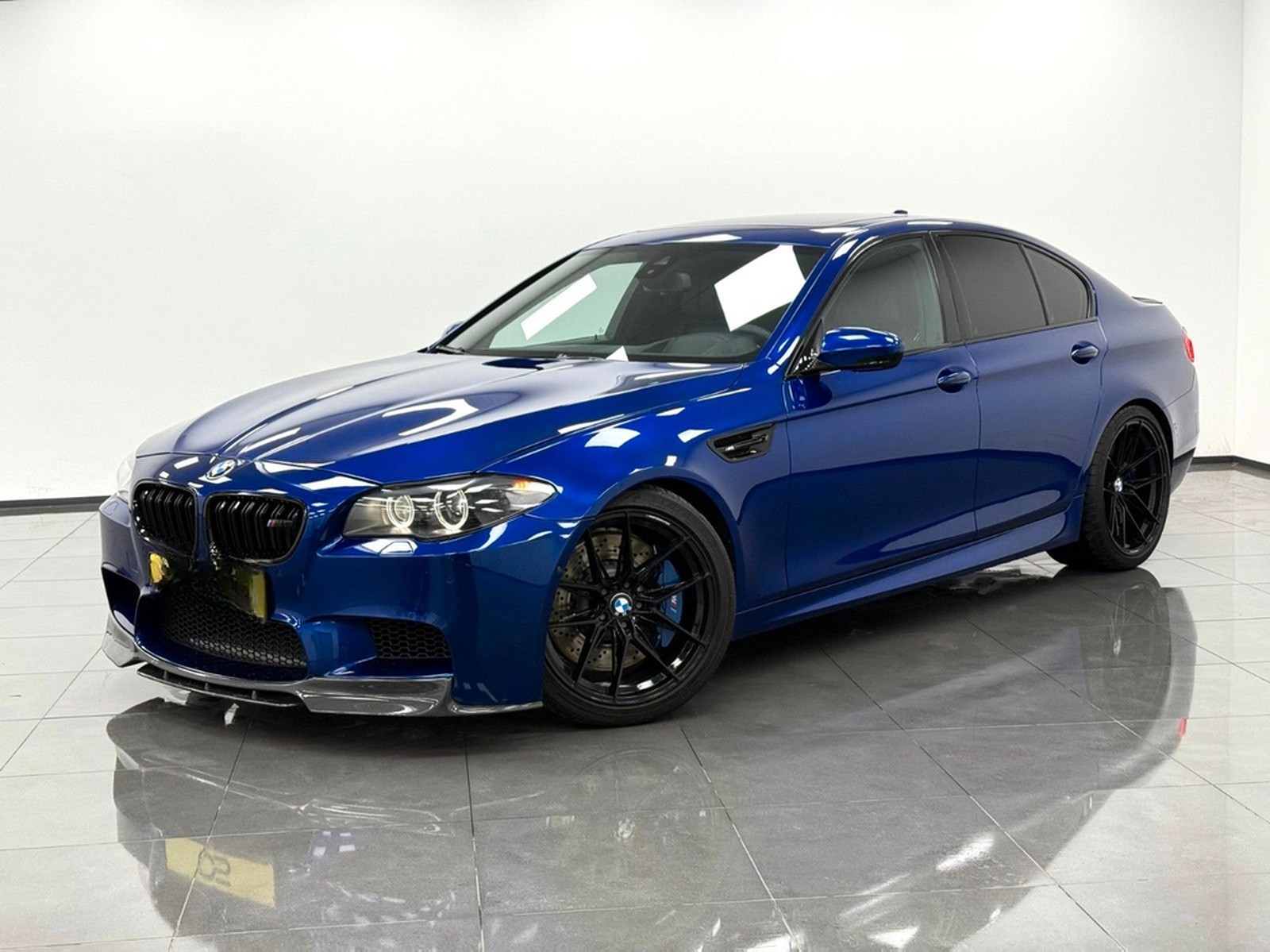 BMW M5 4.4 V8 Biturbo Carbon Paket*San Marino Blue* foto 2