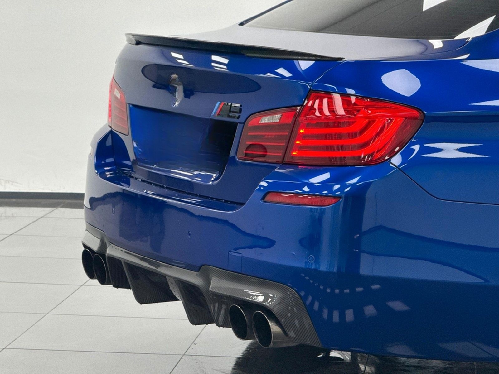 BMW M5 4.4 V8 Biturbo Carbon Paket*San Marino Blue* foto 16