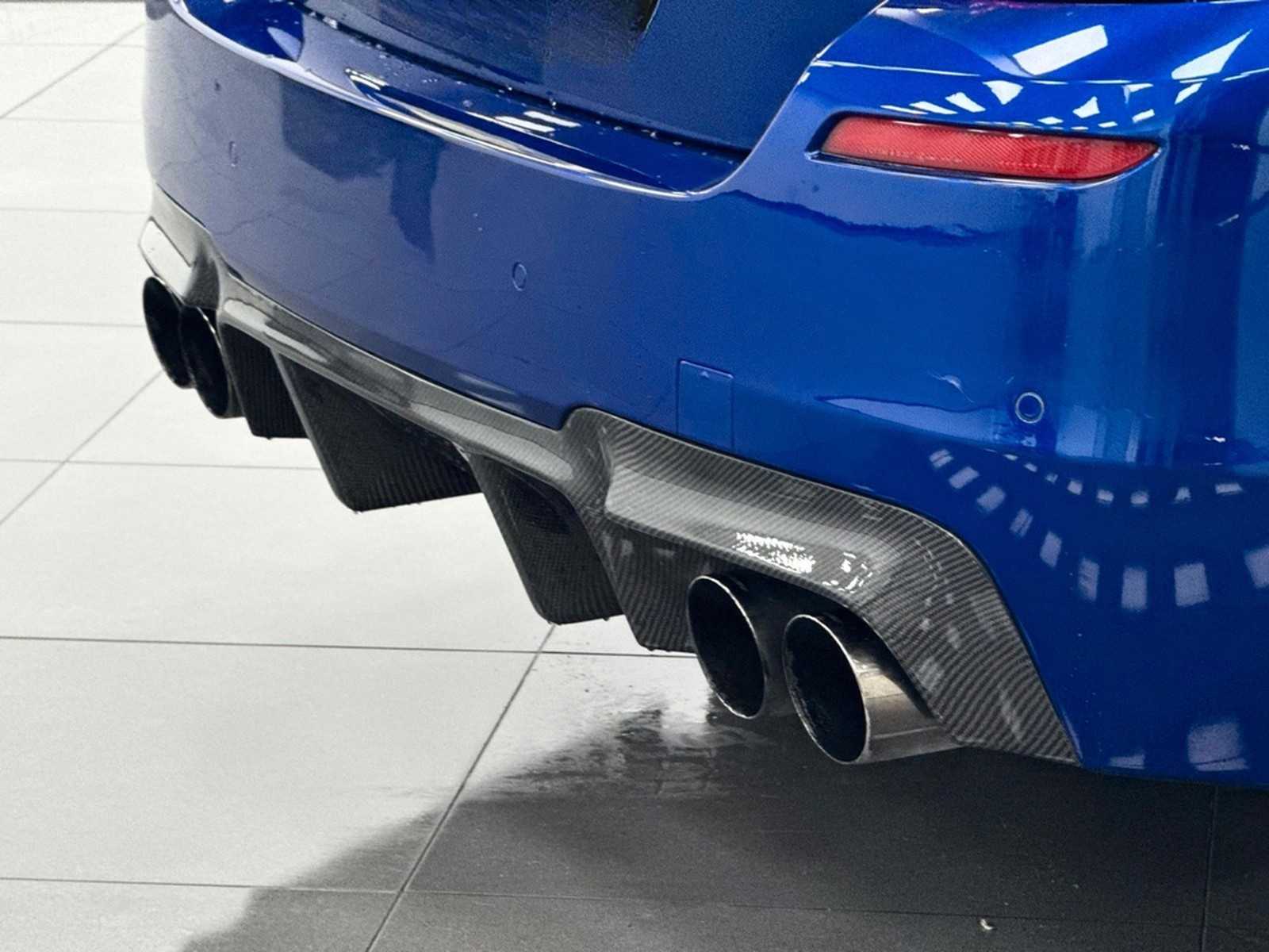 BMW M5 4.4 V8 Biturbo Carbon Paket*San Marino Blue* foto 17