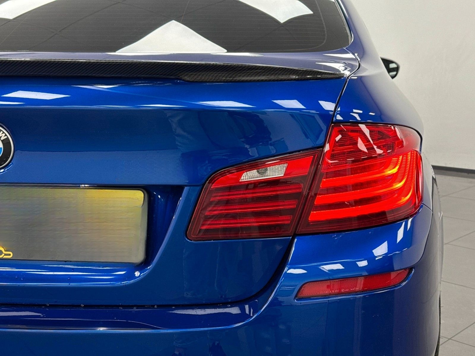 BMW M5 4.4 V8 Biturbo Carbon Paket*San Marino Blue* foto 18