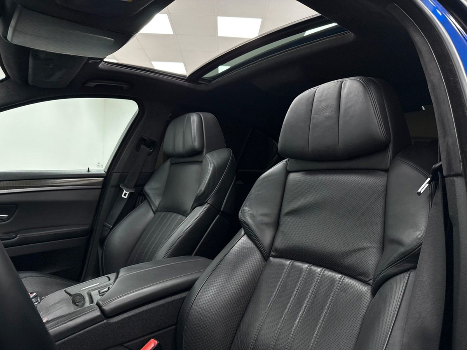 BMW M5 4.4 V8 Biturbo Carbon Paket*San Marino Blue* foto 25
