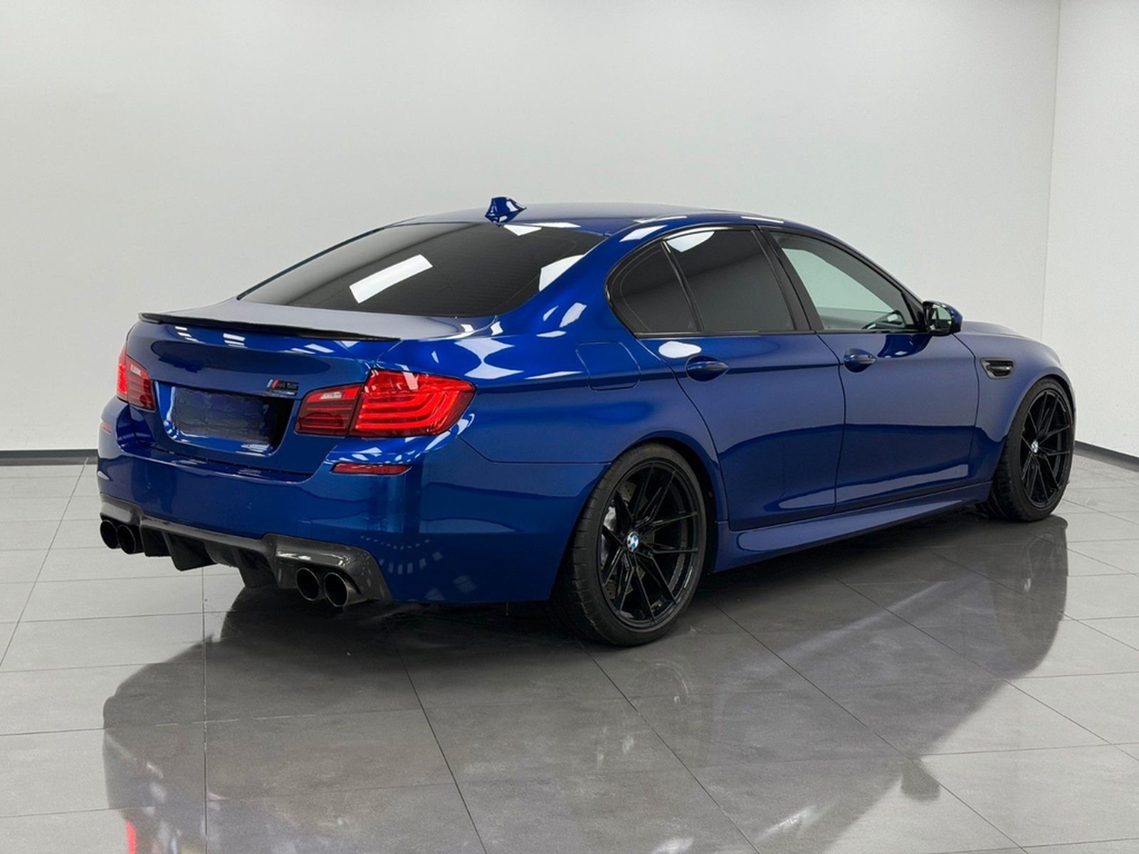 BMW M5 4.4 V8 Biturbo Carbon Paket*San Marino Blue* foto 5