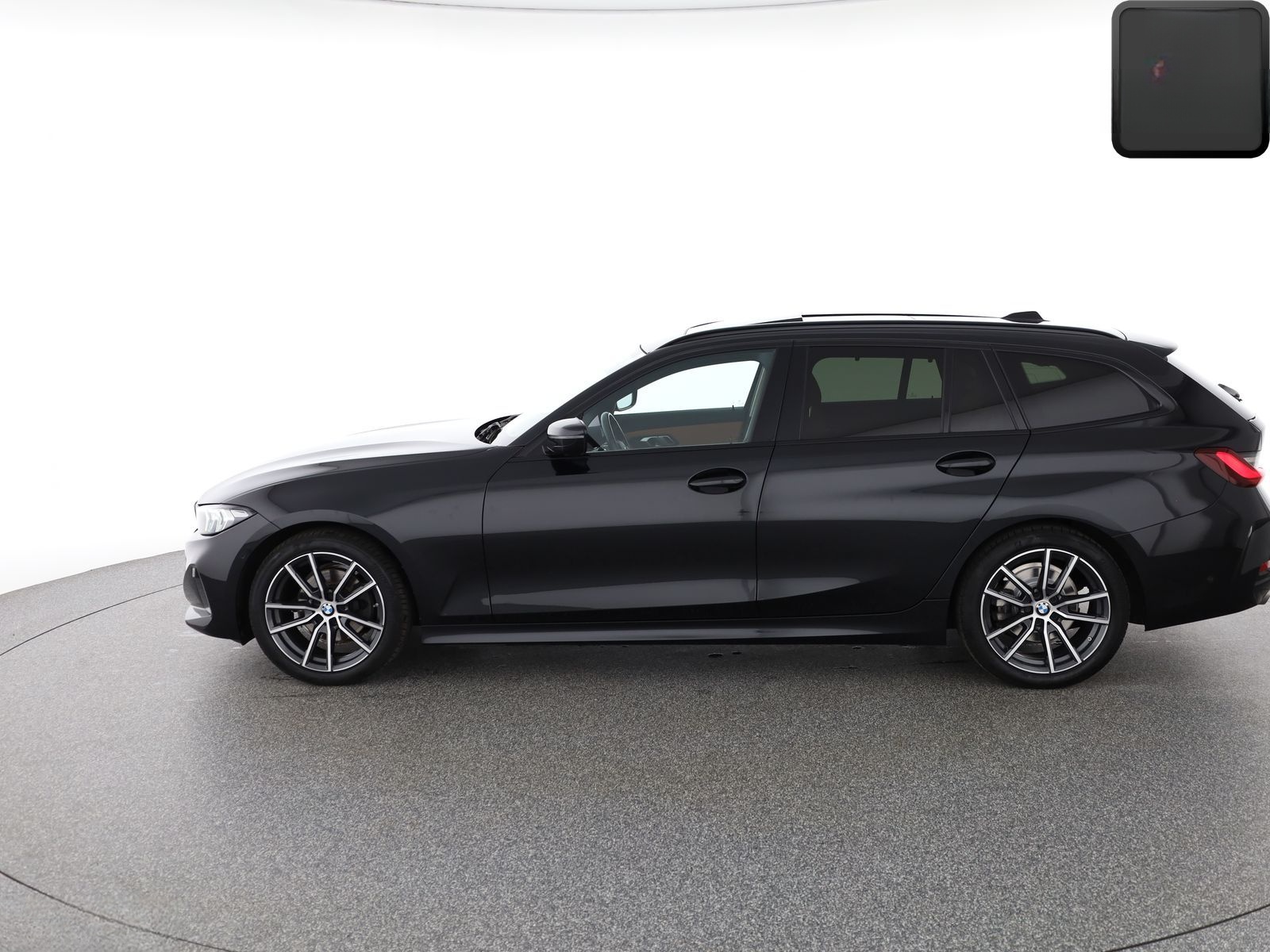 BMW 320 d T xDrive SHADOW LINE KAMERA,AMBIENTE,PANO foto 2