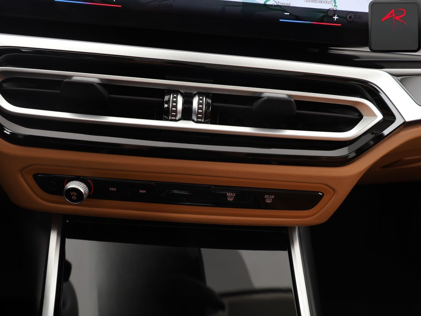 BMW 320 d T xDrive SHADOW LINE KAMERA,AMBIENTE,PANO foto 18