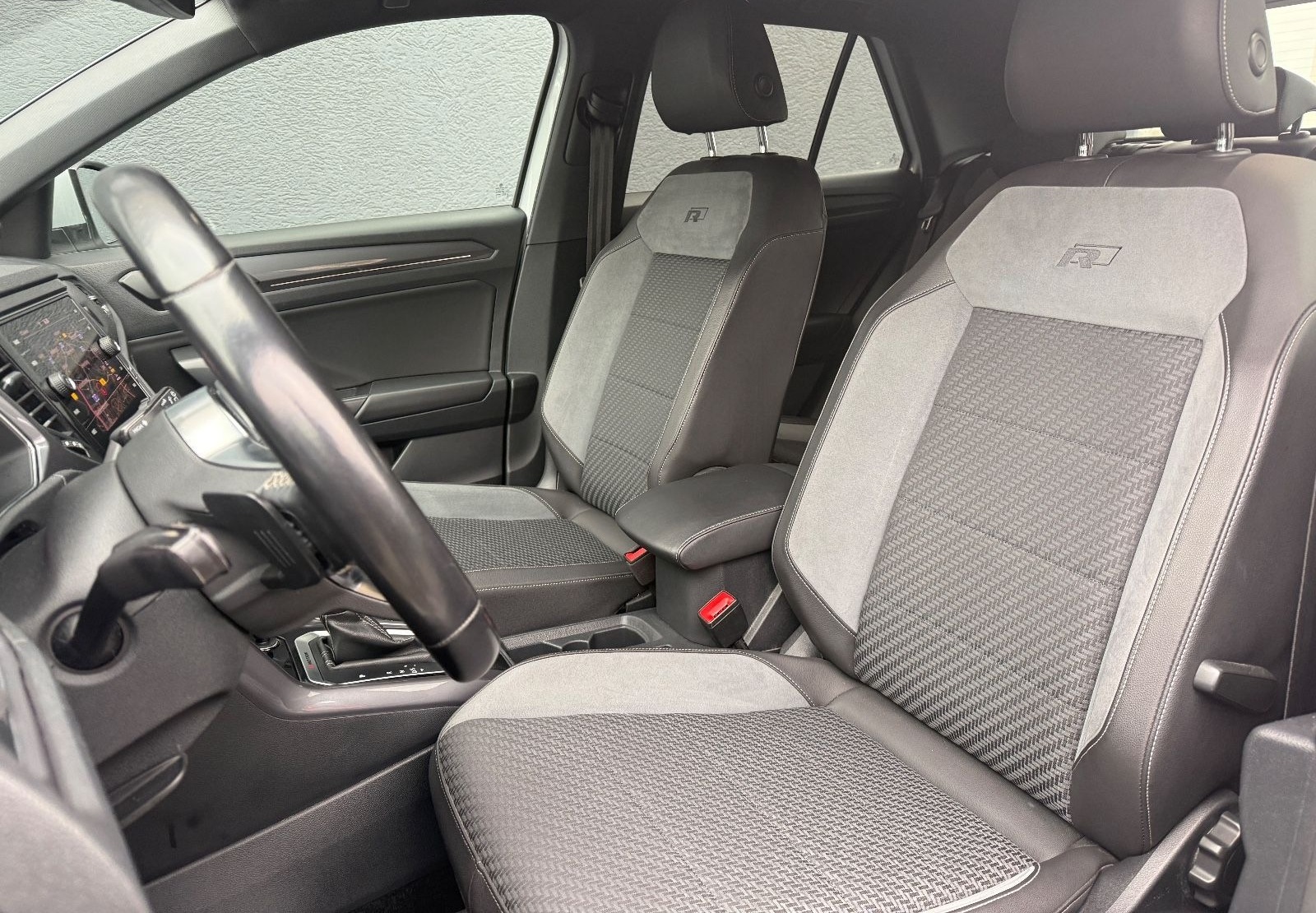 Volkswagen T-Roc Sport 4M R Line Pano-Dach Alcantara Ahk foto 8